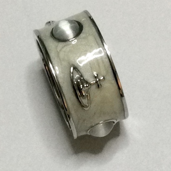 Sold out Vivienne Westwood Silver enamel pearl logo Ring - Picture 7 of 8